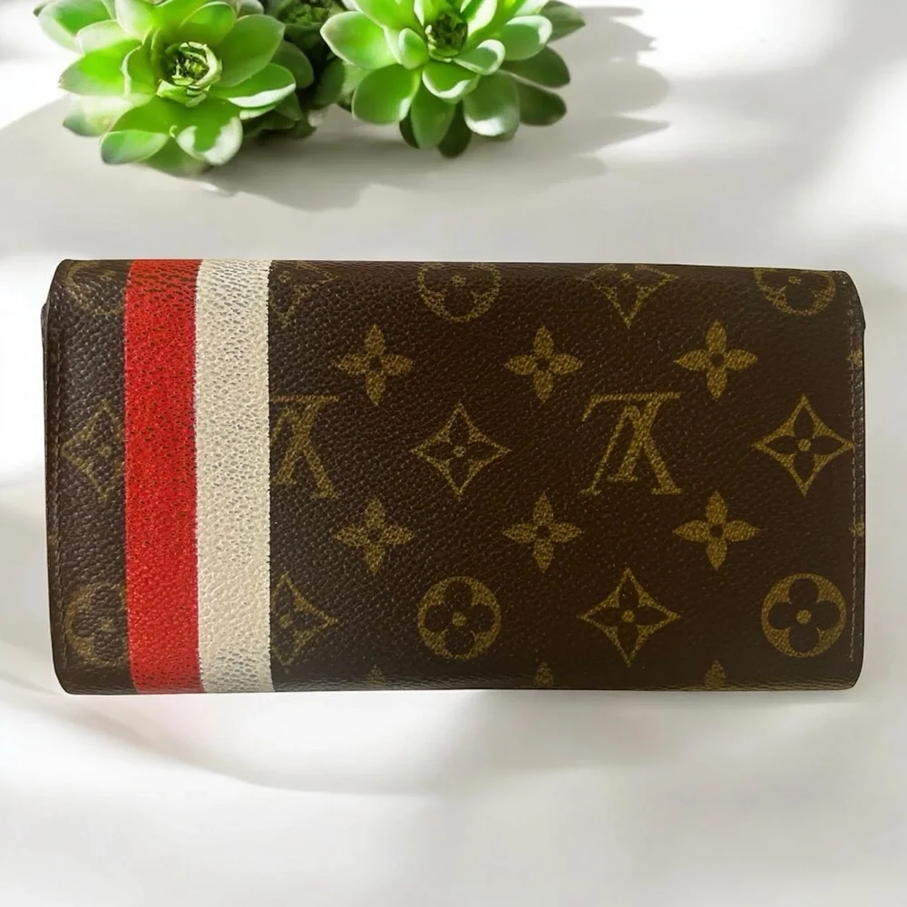 Louis Vuitton Limited Edition Bellboy Portefeuille Sara Monogram Wallet - Picture 2 of 7